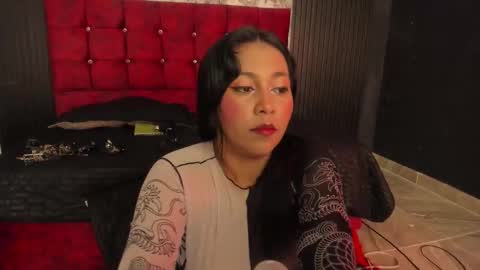 gisellholden_ online show from 23, 11, 2025