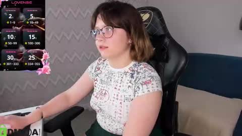 glimmer_goddesss online show from 13, 9, 2025