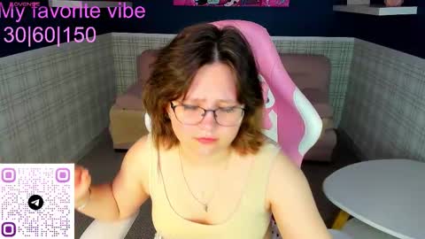 glimmer_goddesss online show from 14, 10, 2025