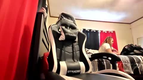 glomightyj online show from 17, 7, 2026