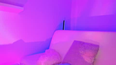 Mimi online show from 19, 2, 2025