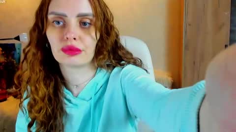 Snapshot of gloria_wood chatting on 2, 5, 2026 Gloria Wood online show from 2, 5, 2026
