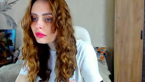 Snapshot of gloria_wood chatting on 3, 5, 2026 Gloria Wood online show from 3, 5, 2026