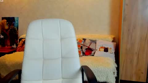 Snapshot of gloria_wood chatting on 7, 5, 2026 Gloria Wood online show from 7, 5, 2026