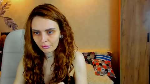 Snapshot of gloria_wood chatting on 9, 5, 2026 Gloria Wood online show from 9, 5, 2026
