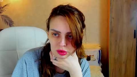 Snapshot of gloria_wood chatting on 10, 5, 2026 Gloria Wood online show from 10, 5, 2026
