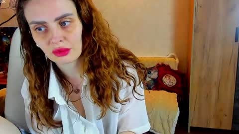 Snapshot of gloria_wood chatting on 22, 5, 2026 Gloria Wood online show from 22, 5, 2026