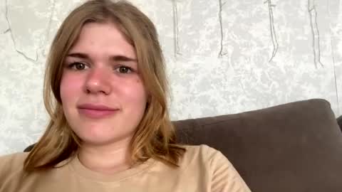 Snapshot of glossy_girl_1 chatting on 30, 7, 2026 Roxy online show from 30, 7, 2026