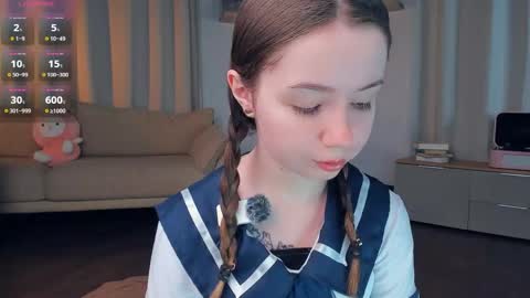 Snapshot of glowhub_ chatting on 3, 5, 2026 Ann Eliz and Gigi online show from 3, 5, 2026