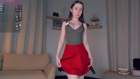 Snapshot of glowhub_ chatting on 10, 6, 2026 Ann Eliz and Gigi online show from 10, 6, 2026