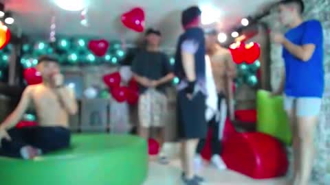 THOMAS AND DAMIAND online show from 14, 2, 2025