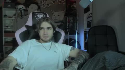 Snapshot of go_v_cs chatting on 13, 10, 2025 NPC online show from 13, 10, 2025