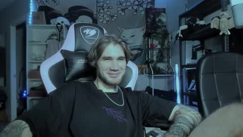 Snapshot of go_v_cs chatting on 22, 10, 2025 NPC online show from 22, 10, 2025