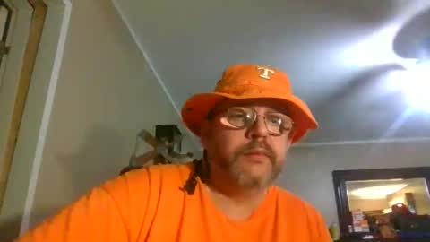 Snapshot of gobey33 chatting on 22, 11, 2025 IDKIDCIDGAF online show from 22, 11, 2025