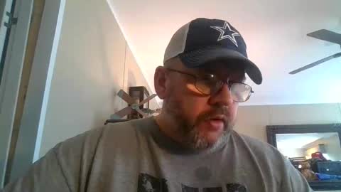 Snapshot of gobey33 chatting on 23, 11, 2025 IDKIDCIDGAF online show from 23, 11, 2025