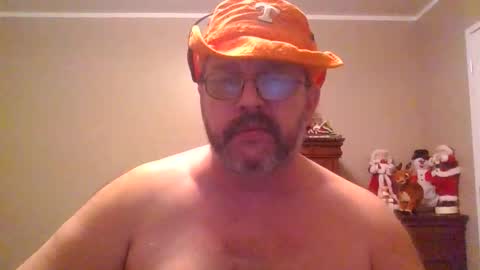 Snapshot of gobey33 chatting on 18, 12, 2025 IDKIDCIDGAF online show from 18, 12, 2025