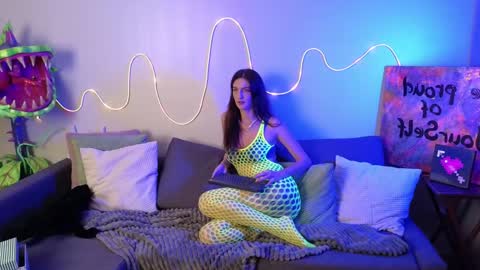   330 UTC2 girls   online show from 21, 1, 2025