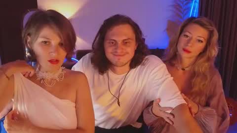   330 UTC2 girls   online show from 8, 2, 2025