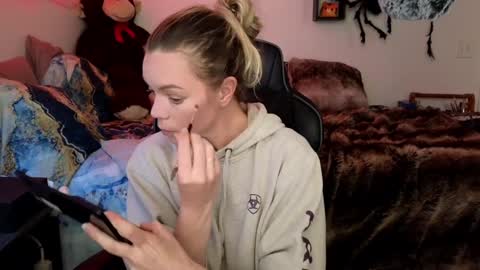 Patricia Mars           Goddess of Mars twitter thegoddessmindy online show from 28, 1, 2025