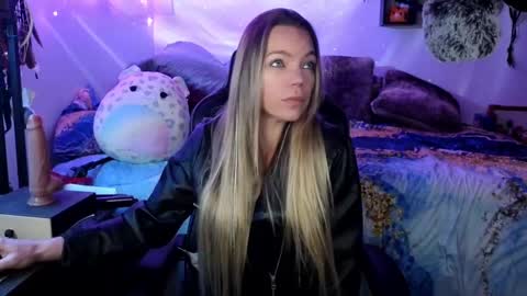 Patricia Mars           Goddess of Mars twitter thegoddessmindy online show from 11, 3, 2025