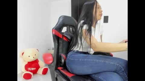 goddess_of_pigs online show from 11, 4, 2026