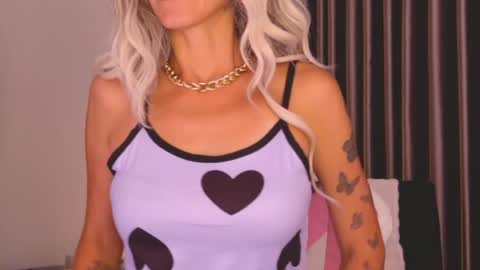 Snapshot of goddess_stars chatting on 6, 6, 2026 Katarina online show from 6, 6, 2026