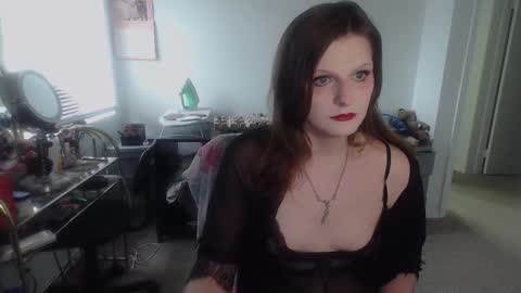 Snapshot of goddess_vertigo52 chatting on 26, 11, 2025 Goddess of Insanity online show from 26, 11, 2025