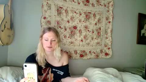Snapshot of goddessalison chatting on 9, 6, 2026 goddessalison online show from 9, 6, 2026