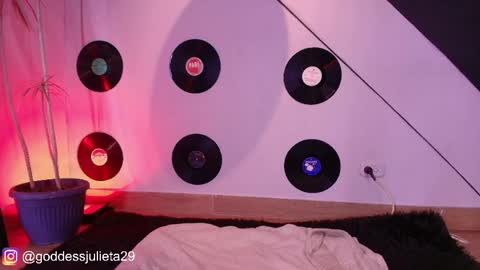 Julieta online show from 8, 4, 2026