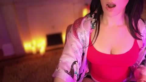 Goddess Mae  NYC online show from 28, 11, 2025