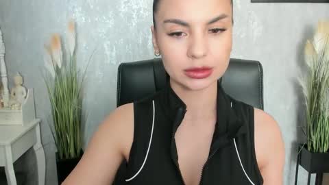 Snapshot of goddessmiaa chatting on 26, 2, 2025 Mistress online show from 26, 2, 2025