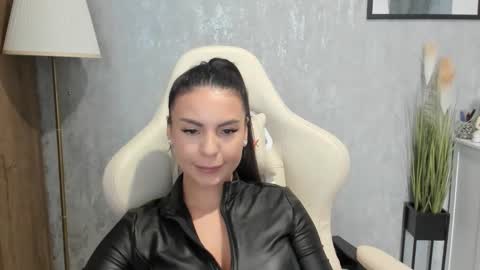 Snapshot of goddessmiaa chatting on 17, 9, 2025 Mistress online show from 17, 9, 2025