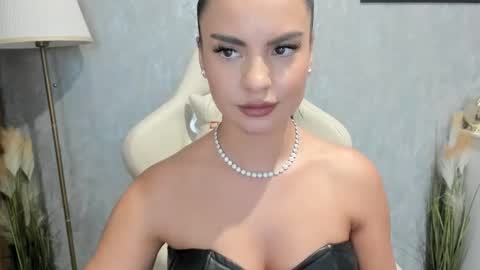 Snapshot of goddessmiaa chatting on 2, 10, 2025 Mistress online show from 2, 10, 2025