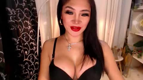 Snapshot of goddessquinnie chatting on 5, 10, 2025 quinnie online show from 5, 10, 2025