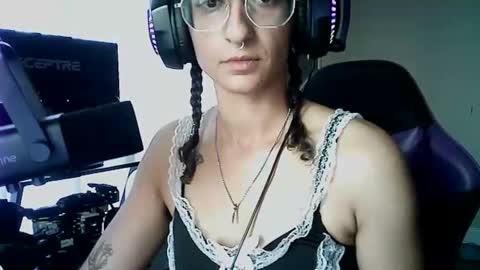 Snapshot of goddessvikkii chatting on 7, 1, 2026 goddessvikkii online show from 7, 1, 2026