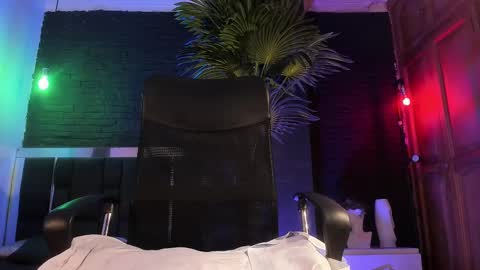 HUAN online show from 3, 3, 2025