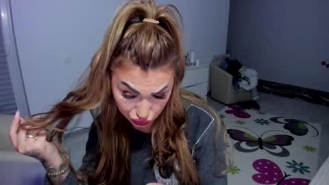 Nicole.. online show from 27, 1, 2025