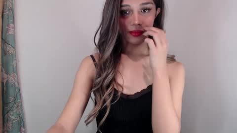 Lily is Gold online show from 27, 2, 2025