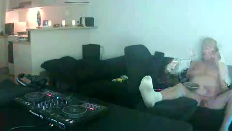 Snapshot of goldyguy011 chatting on 8, 5, 2026 goldyguy011 online show from 8, 5, 2026