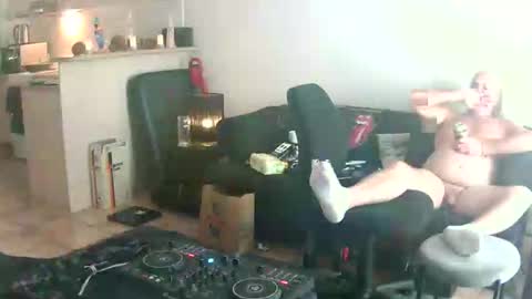 Snapshot of goldyguy011 chatting on 10, 6, 2026 goldyguy011 online show from 10, 6, 2026