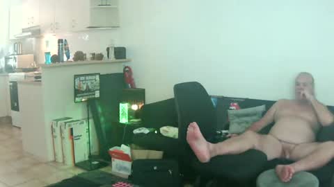 Snapshot of goldyguy011 chatting on 12, 6, 2026 goldyguy011 online show from 12, 6, 2026