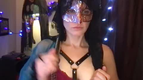 goldynsilvyrempress online show from 21, 4, 2026