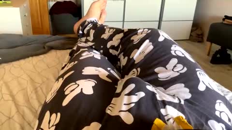 Snapshot of gonce2000 chatting on 24, 10, 2025 Gonce online show from 24, 10, 2025