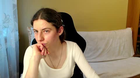 Snapshot of good__night chatting on 8, 6, 2026 Elizabeth Effie online show from 8, 6, 2026