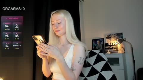 Snapshot of goodg_oddamn chatting on 14, 12, 2024 SOPHIE online show from 14, 12, 2024