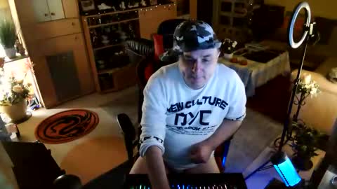 Snapshot of google5001 chatting on 2, 10, 2025 google5001 online show from 2, 10, 2025