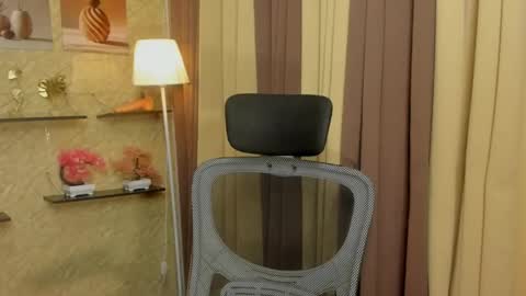 Snapshot of gorgeous_dark_luna chatting on 2, 6, 2026 RIANA online show from 2, 6, 2026