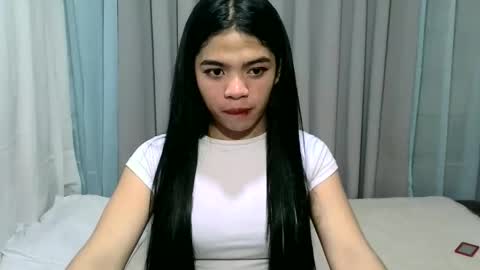 gorgeouspinay_gwen online show from 23, 3, 2026