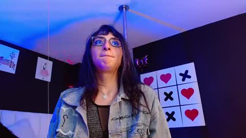 Meredith Alessandra online show from 4, 3, 2025