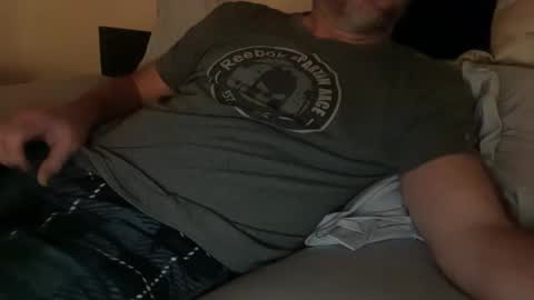 Snapshot of gqimage chatting on 15, 2, 2025 GQImage online show from 15, 2, 2025